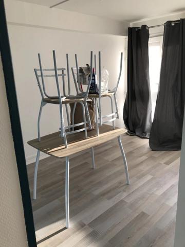 Location                                                      Appartement
                        
                     2 pièces                      53 m2                     à Saint-Quentin