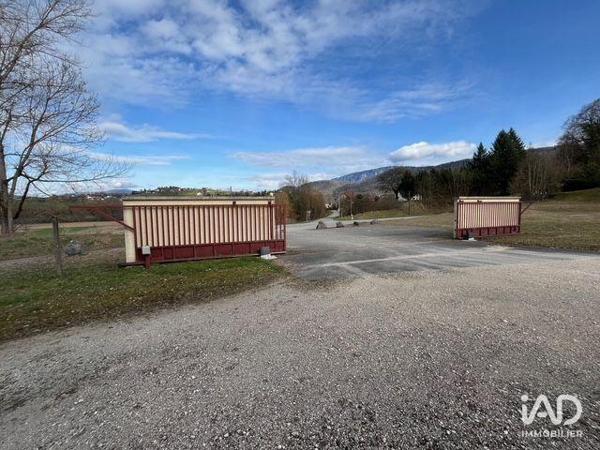 Local d’activité à vendre 960 m² Saint-Béron