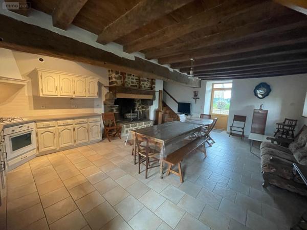 Propriete à vendre à Lassay-les-Châteaux en Mayenne (53110), ref : 572