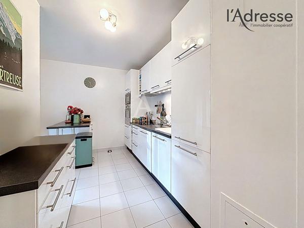 Appartement Suresnes 3 pièce(s) 81 m2/Meublée/ Parking