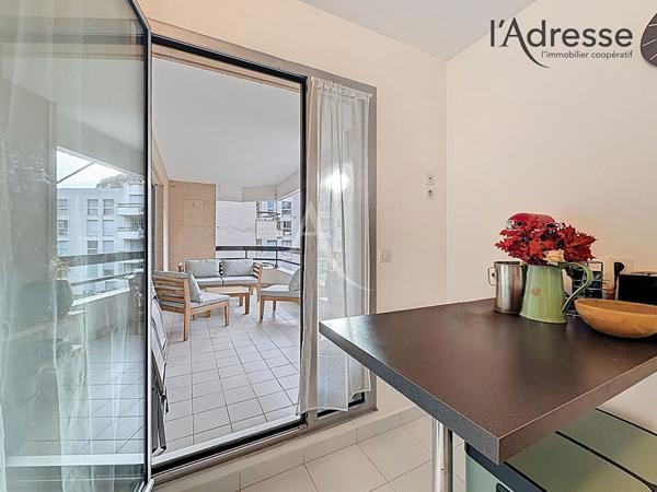 Appartement Suresnes 3 pièce(s) 81 m2/Meublée/ Parking