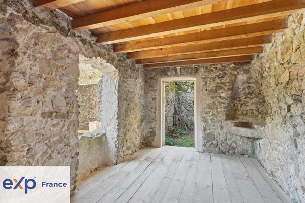 MOULIN A FINIR DE RÉNOVER SUR 1,390 HA