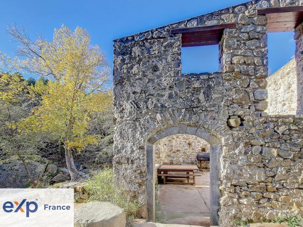 MOULIN A FINIR DE RÉNOVER SUR 1,390 HA