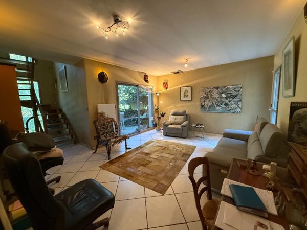 Bien de 186 m² – 4 chambres, 3 salles d’eau, jardin et garage, à 500 m du centre-ville de Léguevin