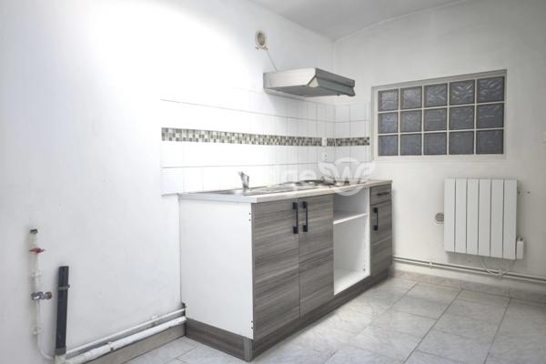 Maison à vendre 2 pièces de 45 m² à Maubeuge