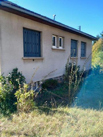 Maison à vendre à Allanche dans le Cantal (15160), ref : 2083   
18 rue du 19 mars 1962
