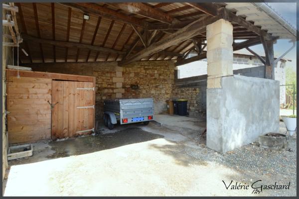 Maison centre de st seurin sur l'isle + dépendance et jardin