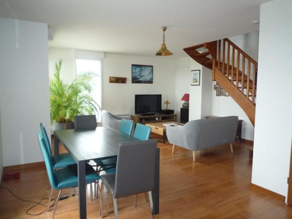 SAINT MALO A LOUER APPARTEMENT T4  MEUBLE  EN DUPLEX TERRASSE PLACE DE PARKING