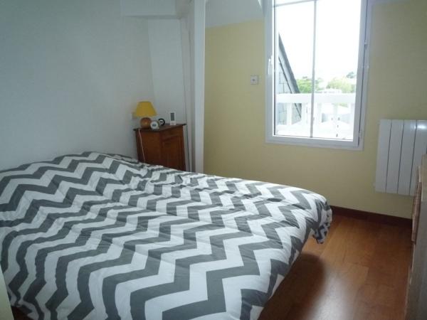 SAINT MALO A LOUER APPARTEMENT T4  MEUBLE  EN DUPLEX TERRASSE PLACE DE PARKING