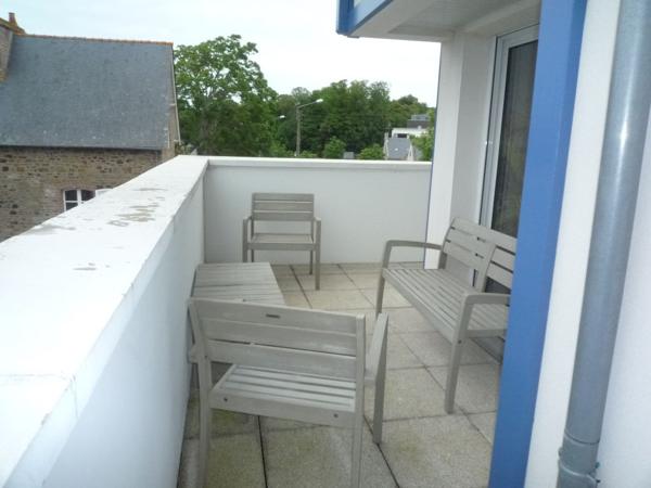 SAINT MALO A LOUER APPARTEMENT T4  MEUBLE  EN DUPLEX TERRASSE PLACE DE PARKING