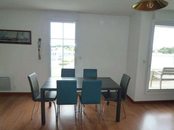 SAINT MALO A LOUER APPARTEMENT T4  MEUBLE  EN DUPLEX TERRASSE PLACE DE PARKING