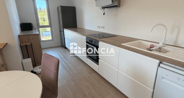 Location Appartement 4 pièces 84.08 m² - Bourgoin-jallieu 38300