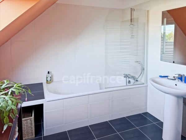 Maison soignée et lumineuse - construction de qualité - quartier recherché - proche bourg - LANDEDA (29)