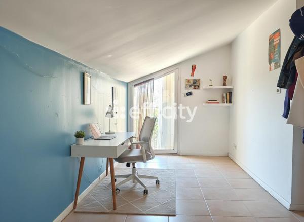Maison
         7 pièces
        - 132 m² Bien prestige 449 000 € *