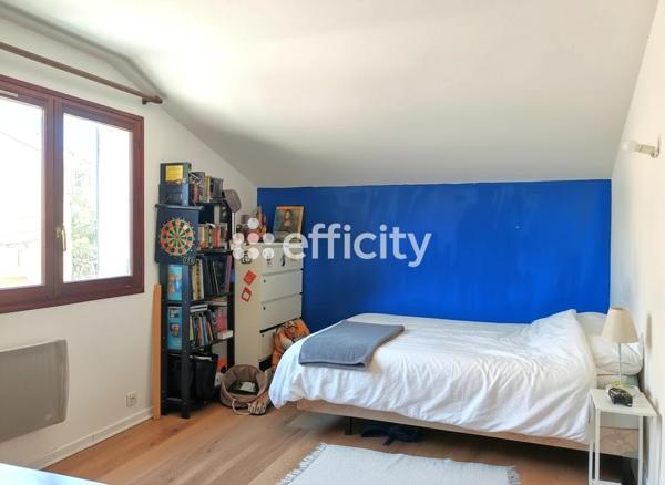 Maison
         7 pièces
        - 132 m² Bien prestige 449 000 € *