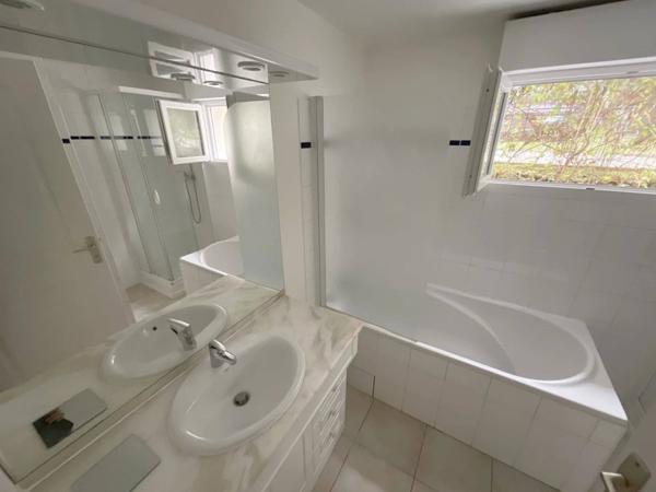 St SAVINE, TYPE 5 SUR 2 NIVEAUX , GARAGE, TERRAIN 596M2