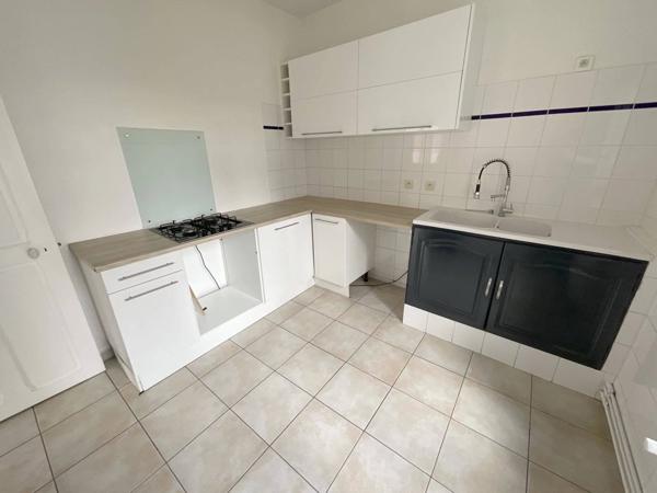 St SAVINE, TYPE 5 SUR 2 NIVEAUX , GARAGE, TERRAIN 596M2