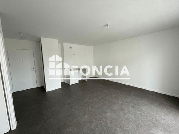 Location Appartement 2 pièces 47.62 m² - 1 RUE NICOLE LAOUENAR Saint Pierre Du Perray 91280