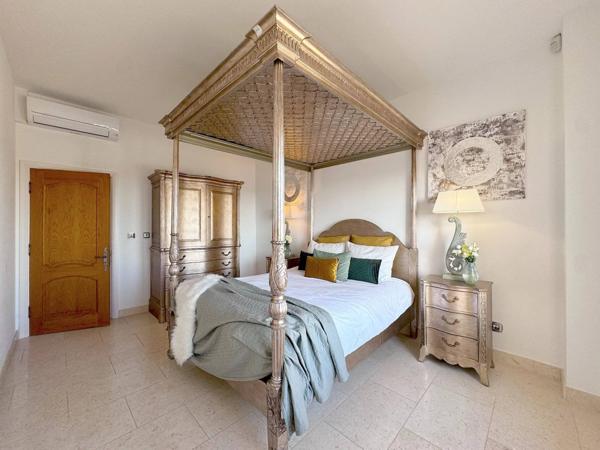 Villa de Luxe à Tourrettes-sur-Loup avec Vue Panoramique sur la Mer et Proximité de Vence