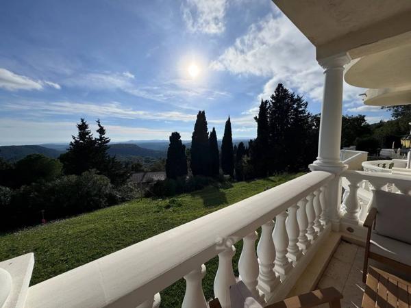 Villa de Luxe à Tourrettes-sur-Loup avec Vue Panoramique sur la Mer et Proximité de Vence