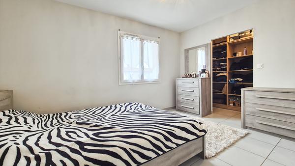 CHATEAURENARD - Villa neuve 3 chambres