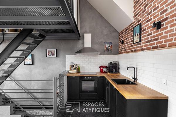 Loft inversé industriel avec terrasse et double parking