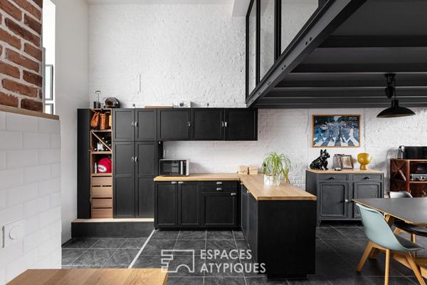 Loft inversé industriel avec terrasse et double parking