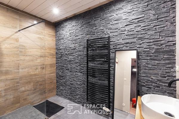 Loft inversé industriel avec terrasse et double parking