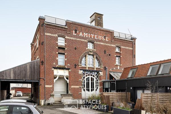 Loft inversé industriel avec terrasse et double parking