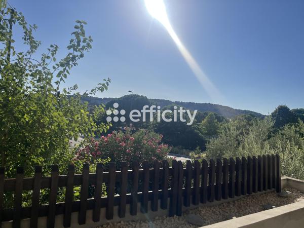 Appartement
         4 pièces
        - 92 m² 205 000 € *