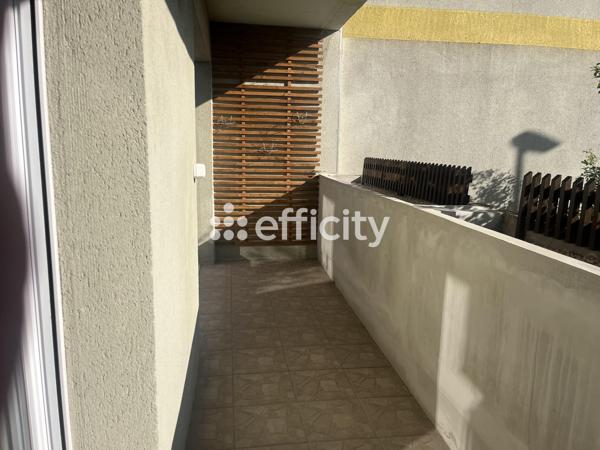 Appartement
         4 pièces
        - 92 m² 205 000 € *