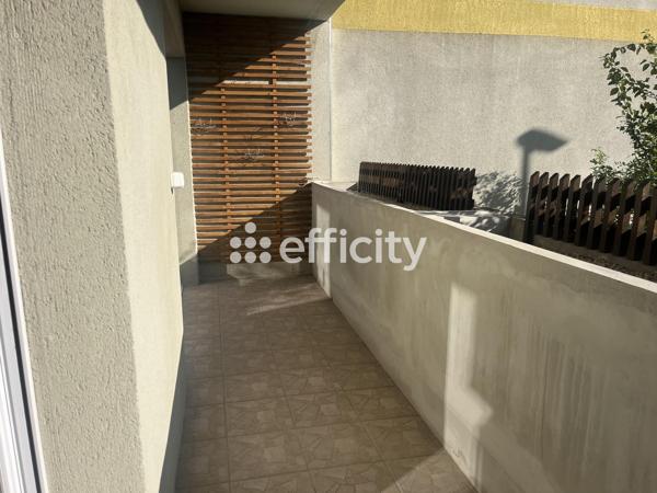 Appartement
         4 pièces
        - 92 m² 205 000 € *