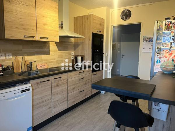 Appartement
         4 pièces
        - 92 m² 205 000 € *