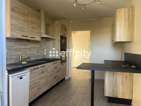 Appartement
         4 pièces
        - 92 m² 205 000 € *