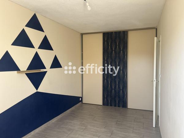 Appartement
         4 pièces
        - 92 m² 205 000 € *