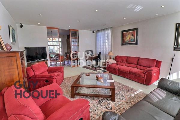 Bernay au coeur du centre-ville, gare SNCF à 5 min à pied!