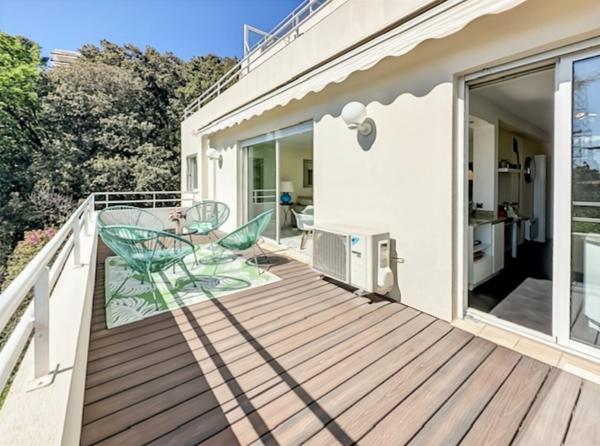 appartement 4 Pièces Vue dégagée collines et aperçu mer