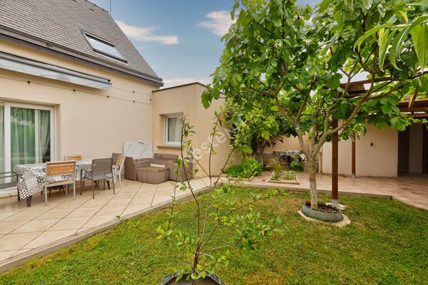 MAISON CONTEMPORAINE  4 CHAMBRES HABITABLE DE PLAIN PIED PROCHE CENTRE