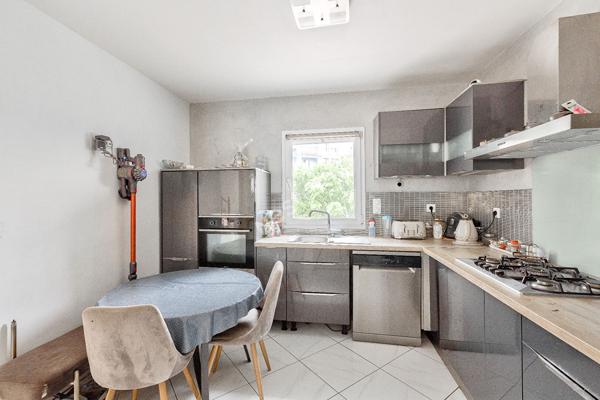 MAISON CONTEMPORAINE  4 CHAMBRES HABITABLE DE PLAIN PIED PROCHE CENTRE