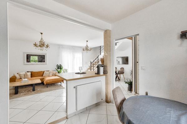 MAISON CONTEMPORAINE  4 CHAMBRES HABITABLE DE PLAIN PIED PROCHE CENTRE