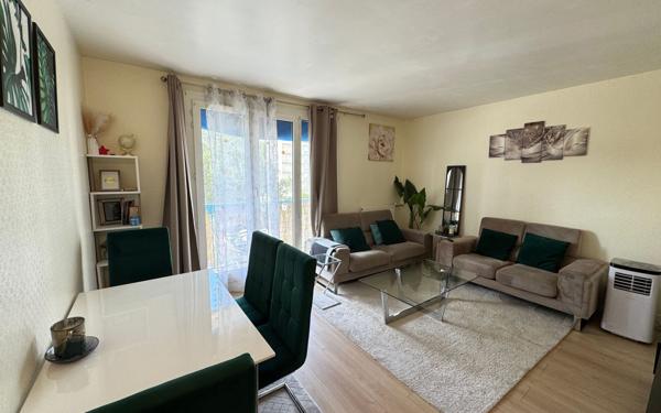 Appartement à vendre    4 pièces • 73,60 m2 Aulnay-sous-Bois