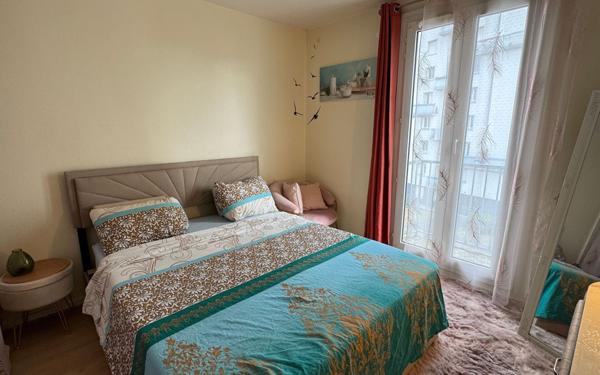 Appartement à vendre    4 pièces • 73,60 m2 Aulnay-sous-Bois