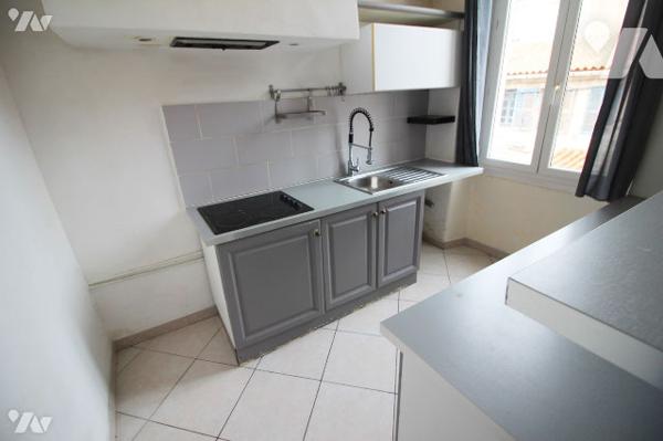Appartement Studio 37m2 carrez + sa Mezzanine + 1 remise (MENPENTI / CASTELLANE / 26E CENTENAIRE).