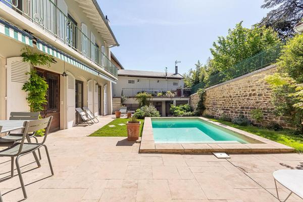 Maison de ville de charme avec piscine au coeur de Saint-Cyr-au-Mont-d’Or