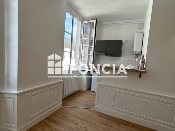 Location Studio 28.4 m² - LE 38 Orleans 45000