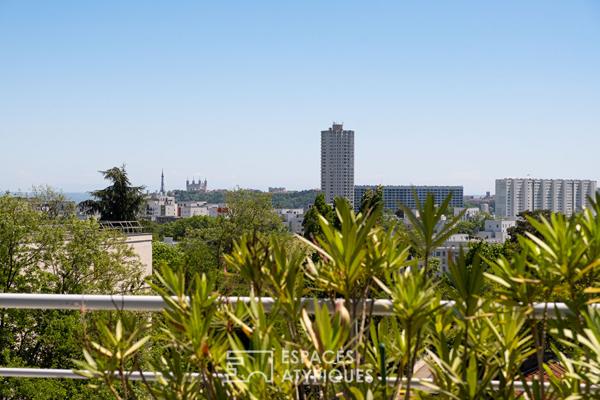 Duplex rénové en dernier étage avec terrasse panoramique