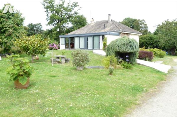 SAINT GEORGES BUTTAVENT- Pavillon sur sous-sol avec  accès de plain pied, sur vaste terrain avec dép