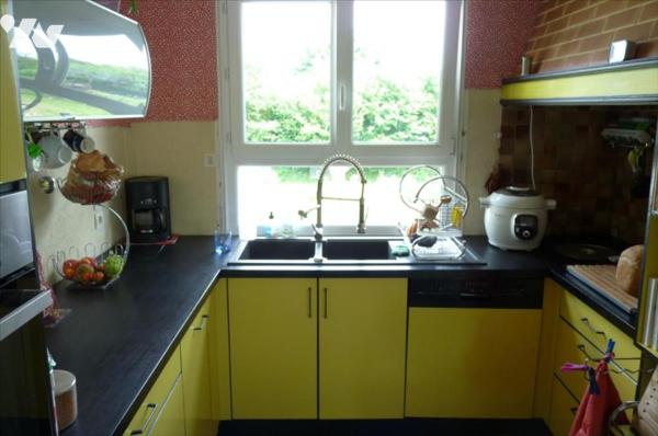 SAINT GEORGES BUTTAVENT- Pavillon sur sous-sol avec  accès de plain pied, sur vaste terrain avec dép