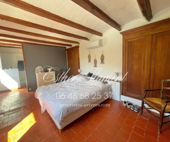 MAS rénové 4 CHAMBRES TERRAIN 1400 m2 ENVRION