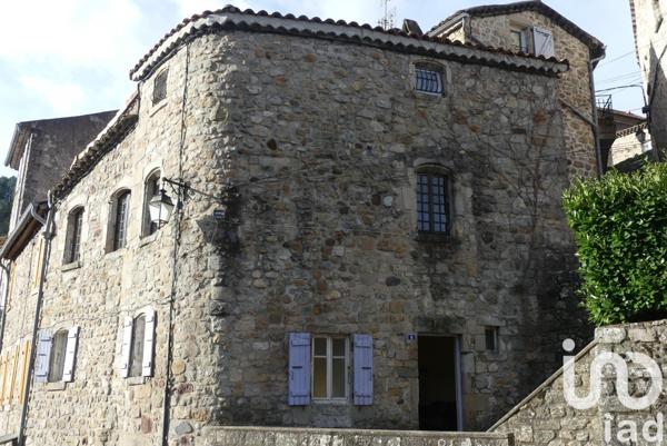 Appartement 3 pièces de 36 m² à Largentière (07110)